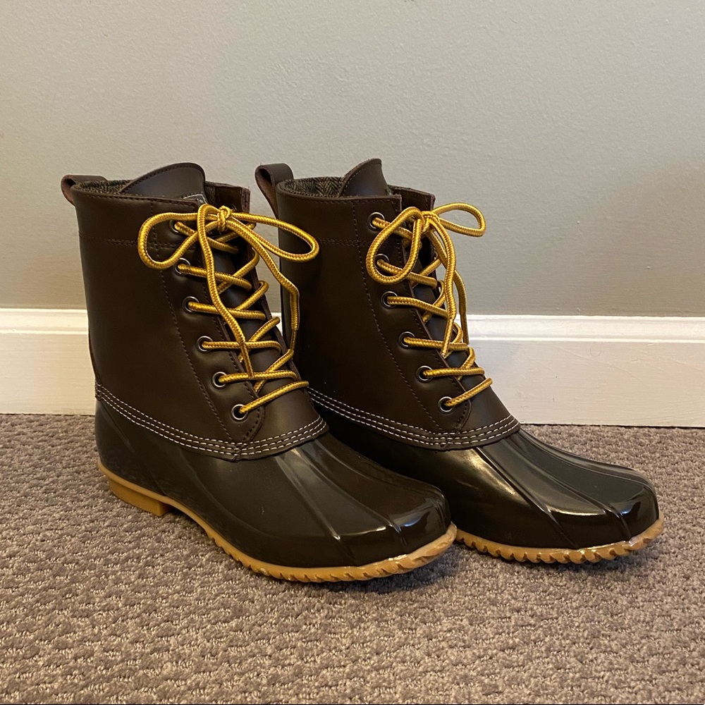 •G.H. BASS & CO.•Brown Leather Upper Harlequin Duck Boot